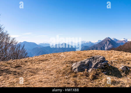 Blick vom Monte San Simeone in Friaul-Julisch Venetien in den Julischen Alpen in Slowenien Stockfoto