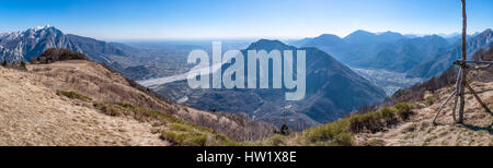 Panorama vom Monte San Simeone, Monte Brancot und Friaul-Julisch Venetien Stockfoto