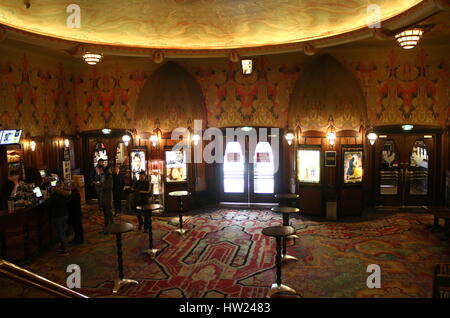 Innere des Kino Pathé Tuschinski, ein Jugendstil-Film-Theater in Amsterdam, Niederlande. Stockfoto