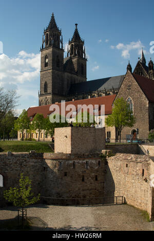 Der Magdeburger Dom wurde auf den Ruinen der älteren Kirchen gegründet 937 vom deutschen Kaiser Otto i. der große von 1207 erbaut. Stockfoto