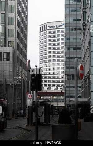 Credit Suisse-Gebäude in Canary Wharf, eine der zwei Bankenviertel Londons. Stockfoto