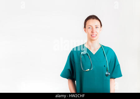 Porträt der jungen attraktiven Arzt, Chirurg, Krankenschwester mit Stethoskop Stockfoto