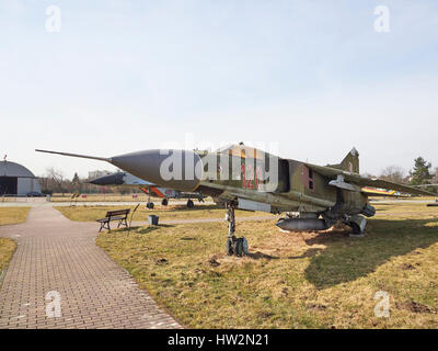 MiG-23 MF "Flogger" an der polnischen Luftfahrtmuseum Krakau in Polen Stockfoto