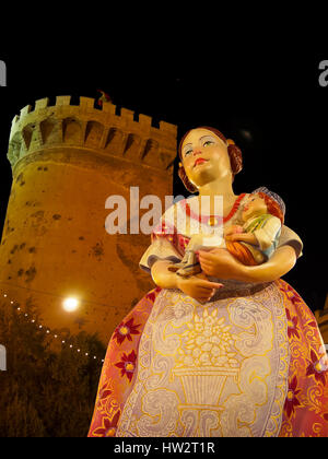 VALENCIA, Spanien - März 16: Las Fallas, Papermache Modelle werden während der traditionellen Feier im Lob des Heiligen Josef am 16. März 2013, in Va angezeigt Stockfoto