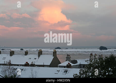 Auf Dächer in Clontarf Dublin Bay, 2010, Dublin, Irland Schneefall Stockfoto