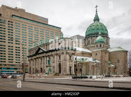 Mary Queen of die Kathedrale der Welt auf Schnee - Montreal, Quebec, Kanada Stockfoto