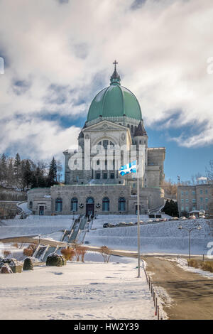 St.-Josephs-Oratorium mit Schnee - Montreal, Quebec, Kanada Stockfoto