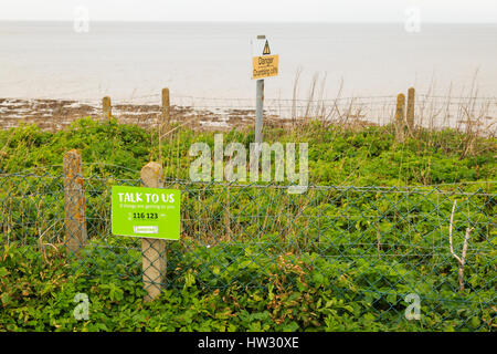 Hunstanton, England - März 10: Die samariter Zeichen' sprechen Sie mit uns, wenn die Dinge an, die Sie erhalten, "nächste Klippe zu. in Hunstanton Hunstanton, Norfolk, Stockfoto