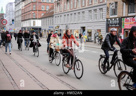 Radfahrer auf Hejrevej, Kopenhagen, Dänemark Stockfoto