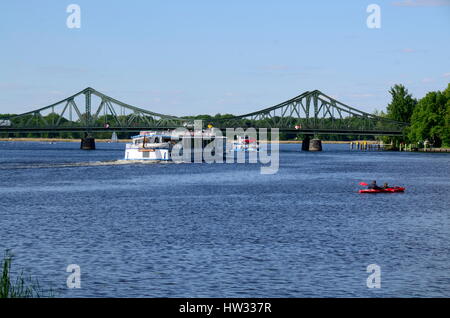 Glienicker Brücke - Verbindung Potsdam nach Berlin Stockfoto