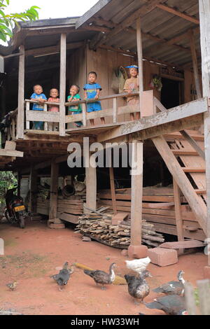 Luang Namtha SPR, Laos-Oktober 6, 2015: die Akha Bergstämme sind eine ethnische Minderheit, Leben in den Bergen zwischen E.Myanmar-N.Thailand-W.Laos-S.Chi Stockfoto