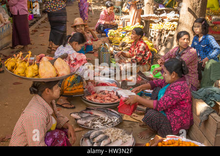 Markt am Minhla, Myanmar Stockfoto