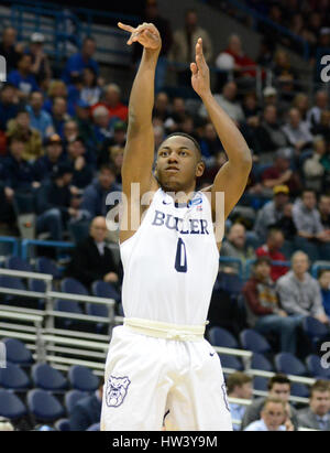 Milwaukee, Wisconsin, USA. 16. März 2017. Butlers Avery Woodson versucht einen Schuss in die erste Runde Spiel des NCAA Tournament zwischen die Butler Bulldogs und die Winthrop Eagles in Milwaukee, Wisconsin. Ricky Bassman/Cal Sport Media/Alamy Live-Nachrichten Stockfoto