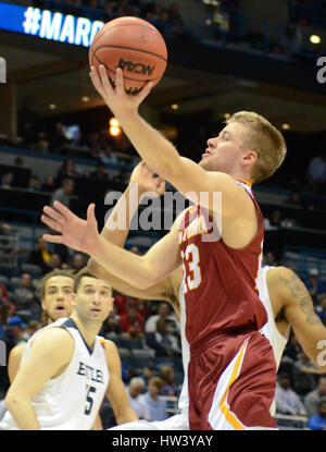 Milwaukee, Wisconsin, USA. 16. März 2017. Winthrop Bjorn Broman versucht einen Schuss in die erste Runde Spiel des NCAA Tournament zwischen die Butler Bulldogs und die Winthrop Eagles in Milwaukee, Wisconsin. Ricky Bassman/Cal Sport Media/Alamy Live-Nachrichten Stockfoto