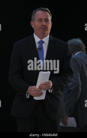 Cardiff, UK, 17. März 2017. Liam Fox mp, Staatssekretär für internationalen Handel bei der konservativen Feder Forum statt, an der sse SWALEC Stadium spricht Stockfoto