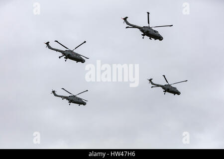 Boscombe Down, Wiltshire, UK. 17. März 2017. Als Grundlage der endgültigen Durchflug von vier Hubschrauber der Royal Navy Lynx Mk.8 von 815 Naval Air Squadron RNAS Yeovilton vor seiner offiziellen Stilllegung am 23. März 2017. Die Hubschrauber waren die kurz vor dem Ende einer fünfstündigen Überflug über Südengland im Laufe des Tages. Bildnachweis: John Eccles/Alamy Live-Nachrichten Stockfoto