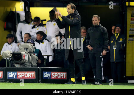 Dortmund. 17. März 2017. Headcoach von Dortmund Thomas Tuchel reagiert während der deutschen Bundesliga-Fußballspiel zwischen Borussia Dortmund und FC Ingolstadt im Signal Iduna Park in Dortmund, Deutschland am 17. März 2017. Bildnachweis: Joachim Bywaletz/Xinhua/Alamy Live-Nachrichten Stockfoto