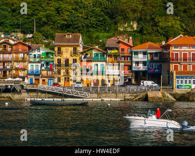 PASAI Donibane. Fischerdorf von Pasajes de San Juan. San Sebastian, Golf von Biskaya, Provinz Gipuzkoa, Baskisches Land, Spanien, Europa Stockfoto