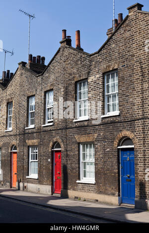 Viktorianischen Reihenhaus Backsteinhäuser auf Roupell Straße in Lambeth, London, UK. Stockfoto