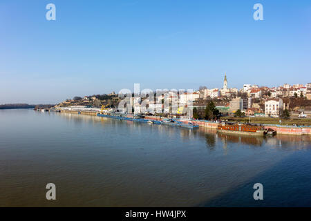 Blick nach Belgrad von Branko Brücke über den Fluss Sava Stockfoto