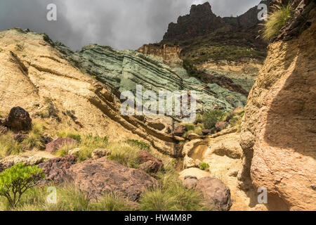 Farbige Felsschichten Los Azulejos, La Aldea de San Nicolas, Insel Gran Canaria, Kanarische Inseln, Spanien | farbige Felsformation Los Azulejos, La Stockfoto