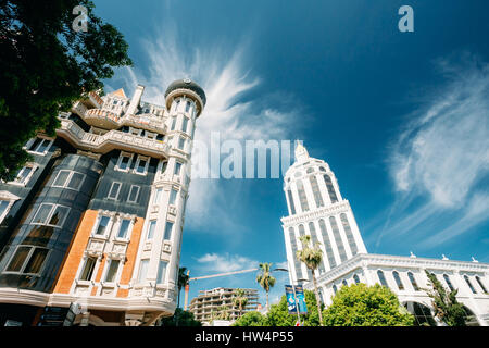 Batumi, Georgien - 25. Mai 2016: Moderne Häuser, Sheraton Batumi Hotel In Batumi, Adscharien, Georgia. Urbane Architektur der georgischen Stadt Batumi. Stockfoto