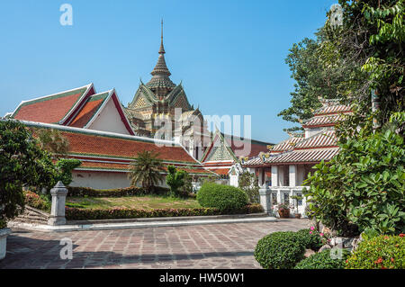 Thailand, Bangkok. Tempel des liegenden Buddha (Wat Pho). Blick auf die Tempel-Bibliothek (Phra Mondop) und seiner umliegenden Gebäude. Stockfoto