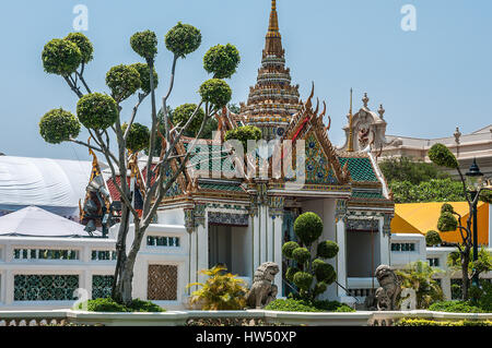 Thailand, Bangkok. Phra Thinang Dusit Maha Prasat in Chakri Maha Prasat-Gruppe - der königliche Palast. Stockfoto