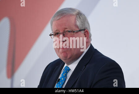 Partei Vorsitzende Sir Patrick McLoughlin spricht auf dem konservativen Frühling Forum Stadium Swalec SSE in Cardiff, Wales. Stockfoto