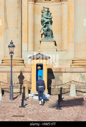 Soldaten marschieren, königliche Schloss (Kungliga Slottet) Gamla Stan, Stockholm, Schweden, Skandinavien Stockfoto