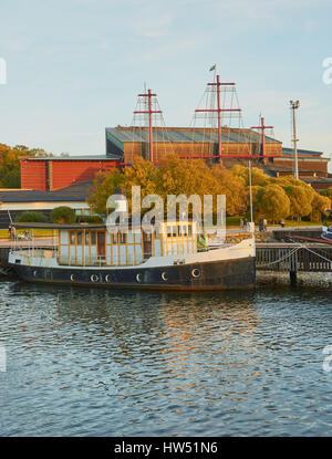 Vasamuseet (Vasa Museum), Djurgården, Stockholm, Schweden. Haus des 17. Jahrhunderts Kriegsschiff Vasa, das auf seiner Jungfernfahrt im August 1628 sank wiederhergestellt. Stockfoto