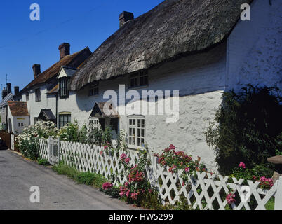 Strohgedeckten Hütten. Avebury. Wiltshire. England. UK Stockfoto