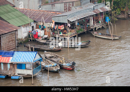 Can Tho, Vietnam - 2. April 2014: Tägliche Leben Szene von dem schwimmenden Dorf am Mekong-Delta, Can Tho, Vietnam am 2. April 2014. Stockfoto