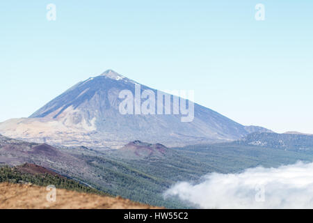 Berggipfel, Pico del Teide über den Wolken Stockfoto