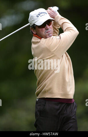 MARK MCNULTY Südafrika WENTWORTH VIRGINIA WATER ENGLAND 24. Mai 2002 Stockfoto