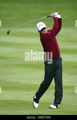 MARK MCNULTY Südafrika WENTWORTH GOLF CLUB VIRGINIA WATER ENGLAND 25. Mai 2002 Stockfoto