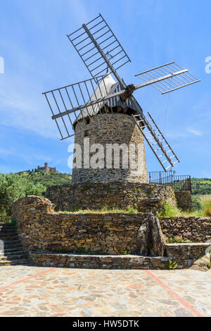 Die restaurierte Windmühle Moulin de Collioure, Collioure, Côte Vermeille, Frankreich Stockfoto