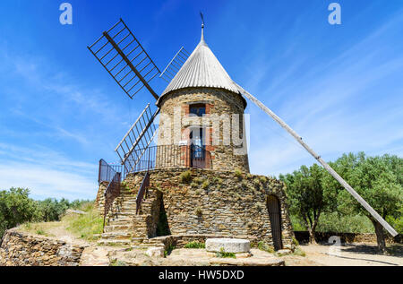 Die restaurierte Windmühle Moulin de Collioure, Collioure, Côte Vermeille, Frankreich Stockfoto