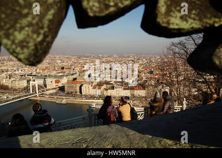 Blick von der Zitadelle auf die Donau, die Elisabethbrücke, Pest. Budapest Ungarn, Südosteuropa Stockfoto