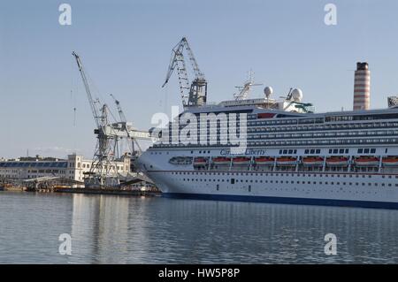 Monfalcone (Italien), Werften Fincantieri, Kreuzfahrtschiff Carnival Lines-Firma im Bau Stockfoto