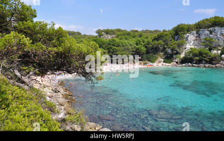 Cala Macarella Strand und Hafen Blick auf Menorca Balearen-Insel in Spanien Stockfoto