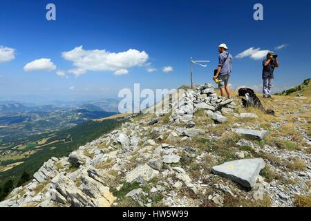 Frankreich, Alpes de Haute Provence, Seyne, Wandern auf dem GR6 zwischen Pico und Pico Savernes Bernardez Stockfoto