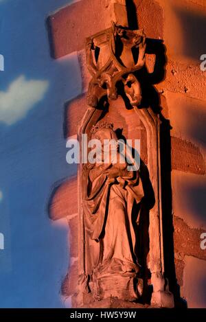 Frankreich, Haut Rhin, Guebwiller, Rathaus aus dem 1514, Projektion auf die Facad Statue, Noel Bleu, Illuminationen video-Mapping Stockfoto