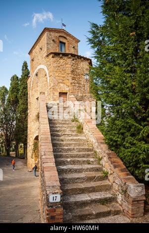 Italien, Toskana, Val d ' Orcia Weltkulturerbe der UNESCO, San Quirico d ' Orcia, Porta Cappuccini Stockfoto