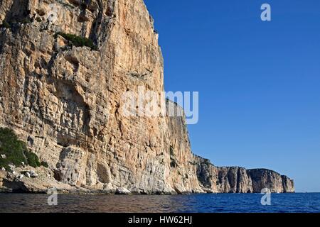 Italien, Sardinien, Tyrrhenischen, Meer Golf von Orosei, Nationalpark Gennargentu, der wilden Küste Klippe Stockfoto