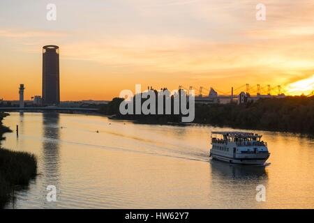 Spanien, Andalusien, Sevilla, Guadalquivir-Becken und Torre Cajassol Stockfoto