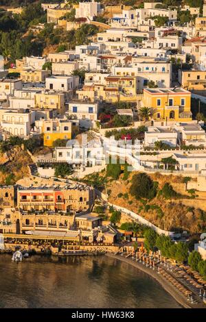 Griechenland, Dodekanes Inselgruppe, Leros Insel, Pandeli kleinen Fischereihafen Stockfoto