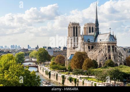 Frankreich, Paris, Bereich als Weltkulturerbe von der UNESCO, der Seine, die Apsis von Notre-Dame de Paris und die Johannes XXIII. Square, der Heimat der Brunnen der Jungfrau (in der Höhe) Stockfoto