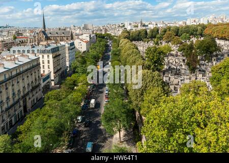 Frankreich, Paris, 20. Arrondissement, Père Lachaise und der Boulevard de Charonne (für Höhe) (Luftbild) Stockfoto