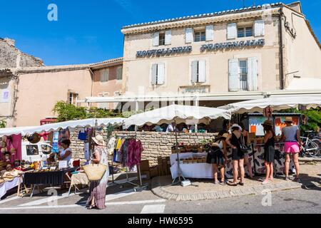 Frankreich, Vaucluse, Gordes, Luberon zertifiziert der schönsten Dörfer von Frankreich, dem Markt Stockfoto